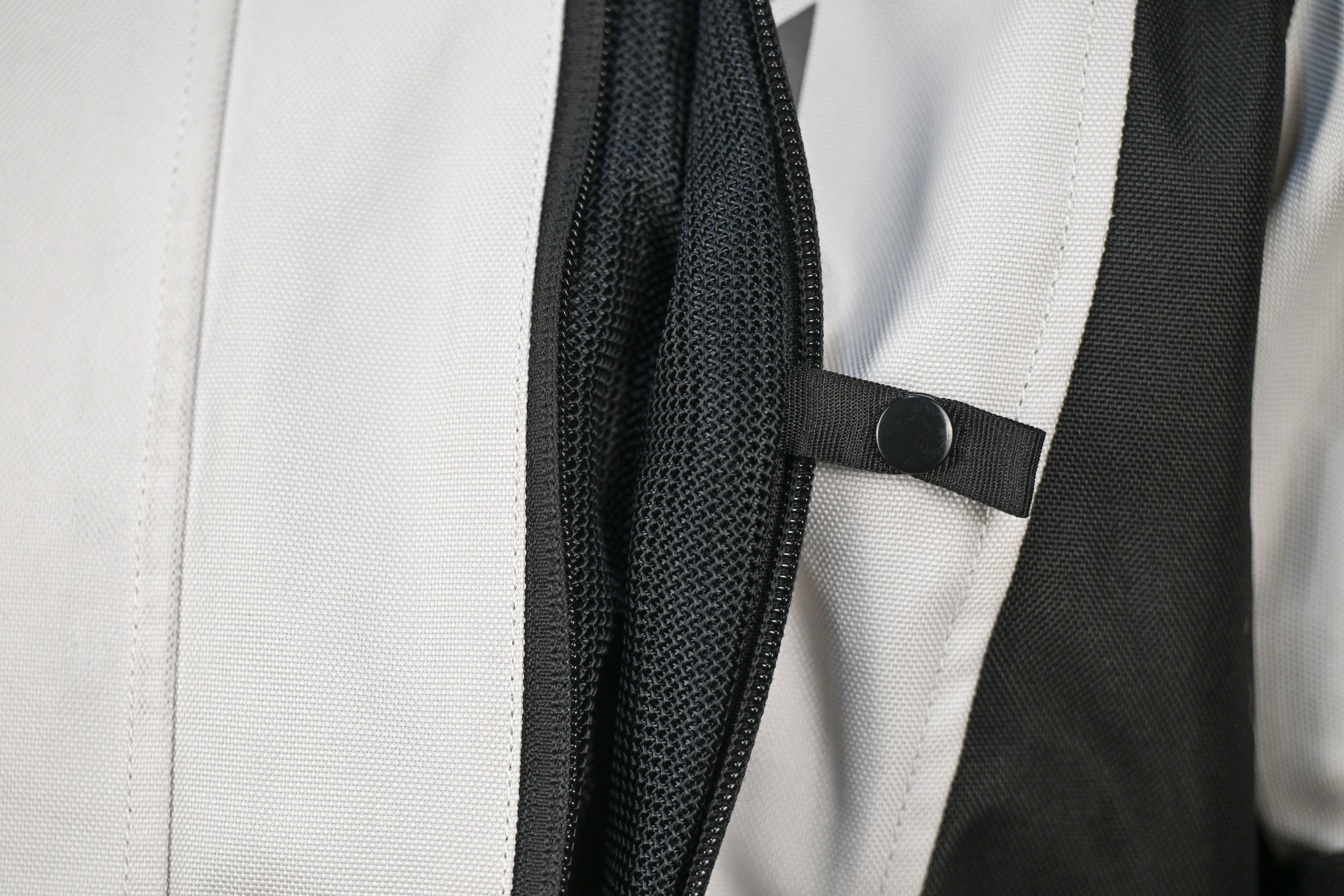 NARVIK Button closure ventilation panels DSC 9547